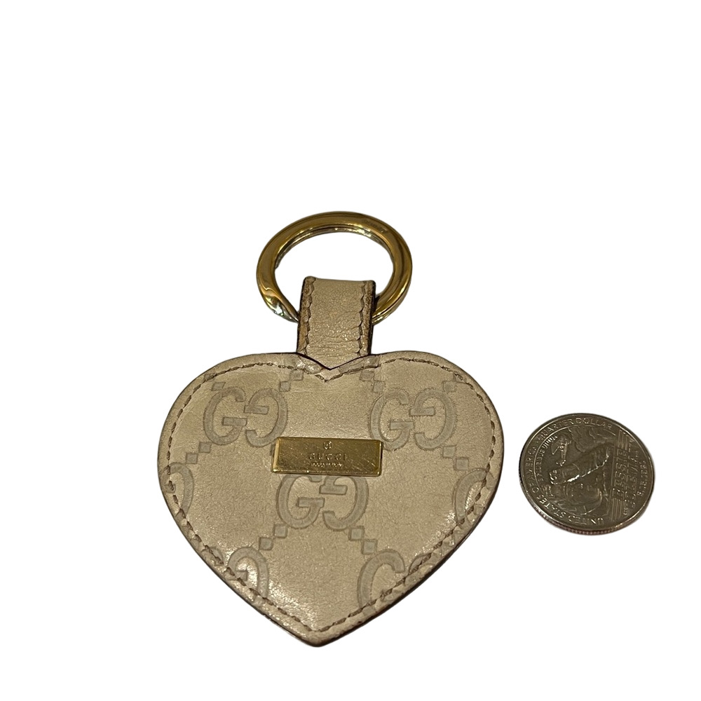 Gucci Off White Leather Heart Keychain EUC - Picture 3 of 3
